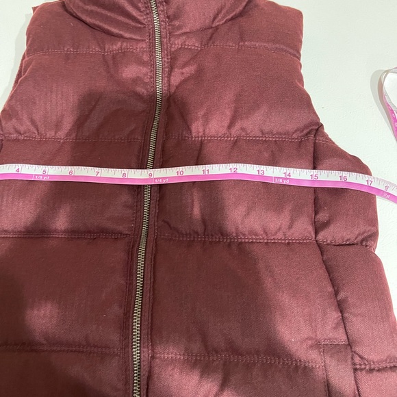 Old Navy Women’s Burgundy Zip Up Vest Jacket Size XS - Picture 8 of 9